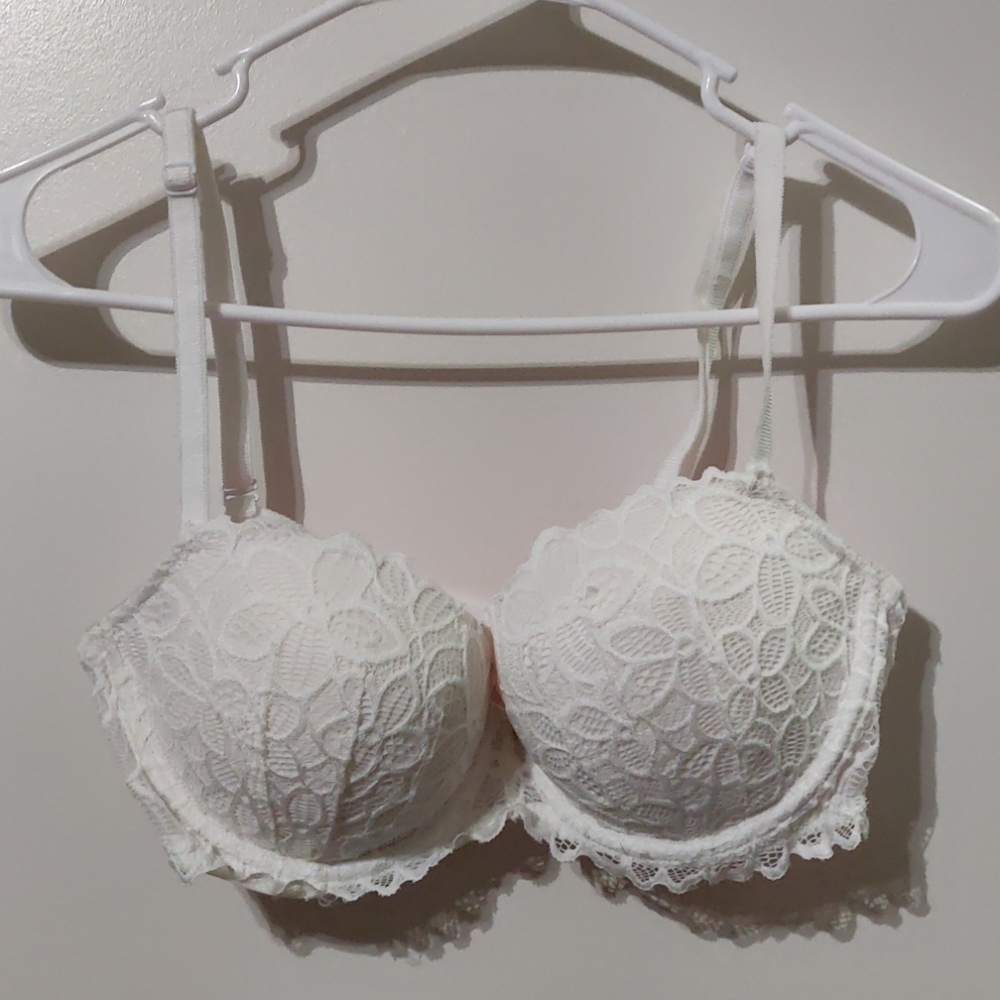 Victoria Secret Lacy Floral Date PushUp Bra Sz 36C